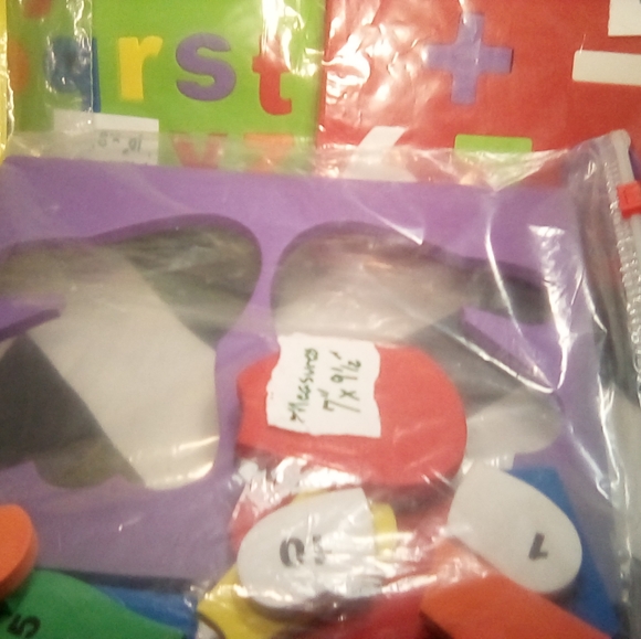 3 FOR $15 STYROFOAM LEARNING NUMBERS ALPHABET RIGHT LEFT HANDS GREAT CONDITION - Picture 4 of 4